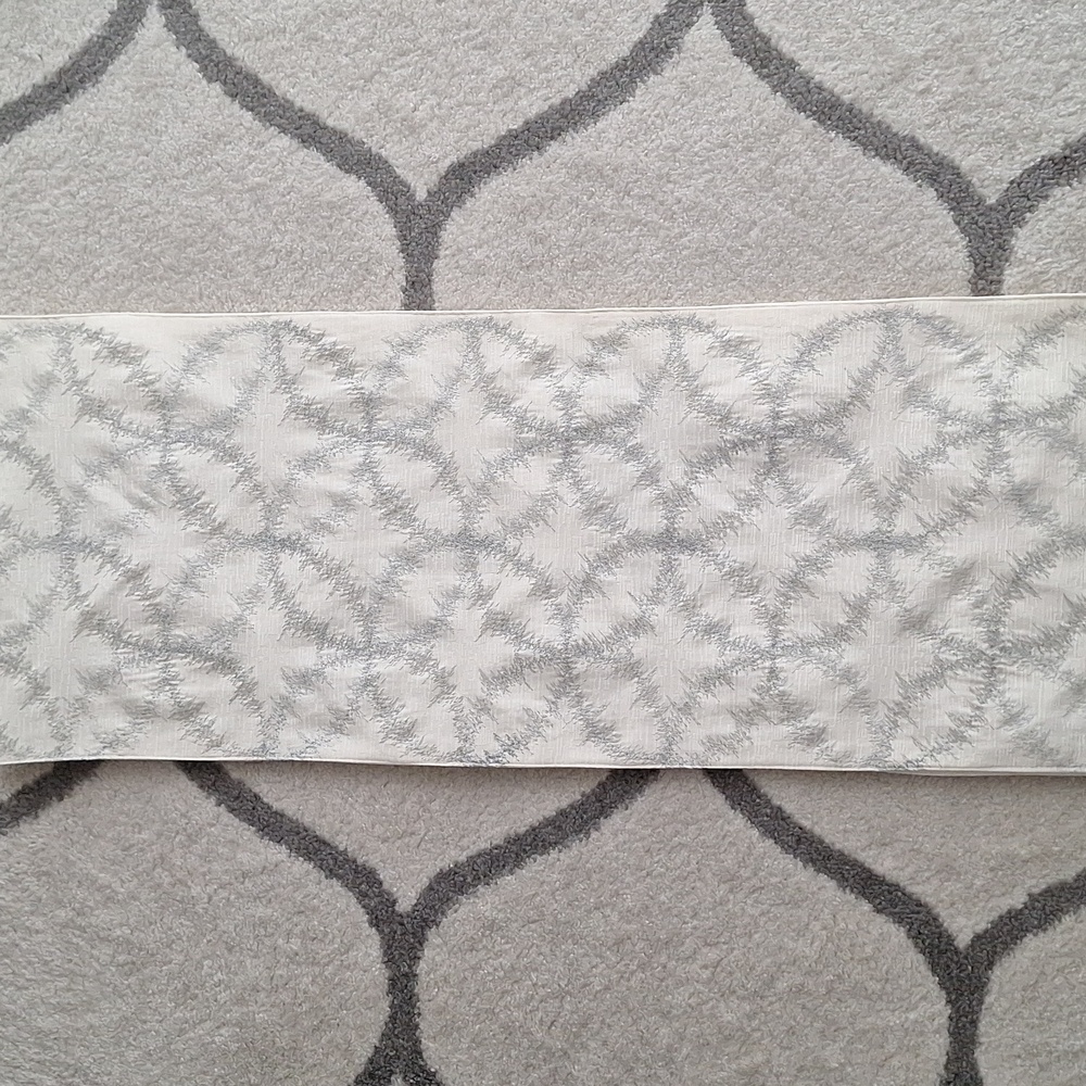 Luxurious Table Runner